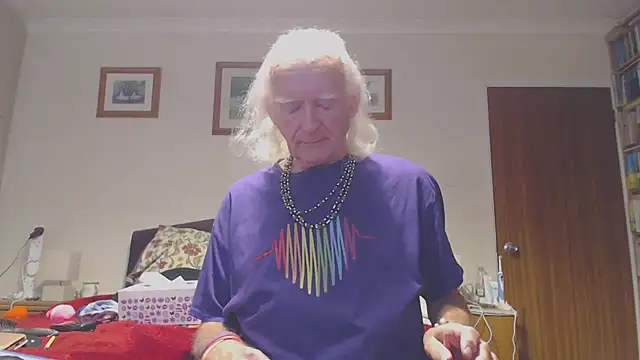 WaverlyKernow online show from November 6, 2025, 11:33 am