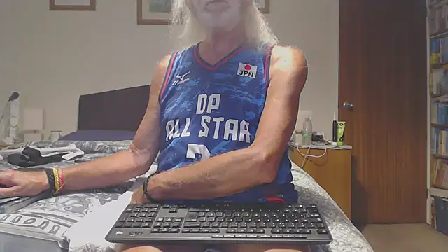 Snapshot of WaverlyKernow chatting on July 19, 2026, 3:38 pm WaverlyKernow online show from July 19, 2026, 3:38 pm