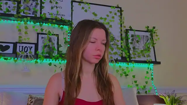 Real Tini online show from March 5, 2025, 6:12 am