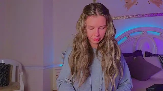 Real Tini online show from October 11, 2025, 11:42 am