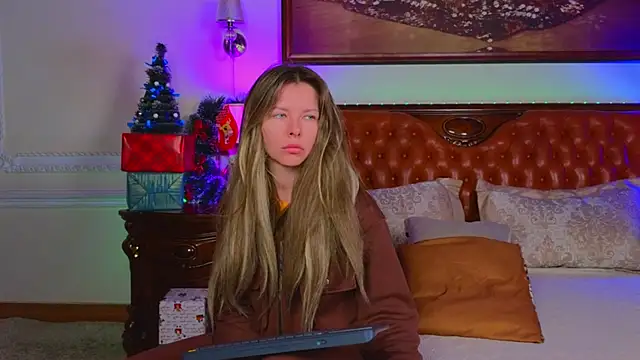 Real Tini online show from December 20, 2025, 6:20 am