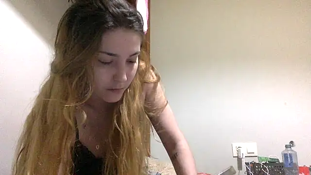 Snapshot of lilafg chatting on June 7, 2026, 2:27 am lilafg online show from June 7, 2026, 2:27 am