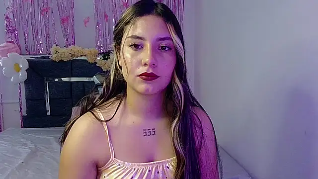 Lia 14  online show from September 20, 2025, 5:25 pm