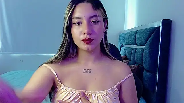 Lia 14  online show from October 19, 2025, 2:50 pm