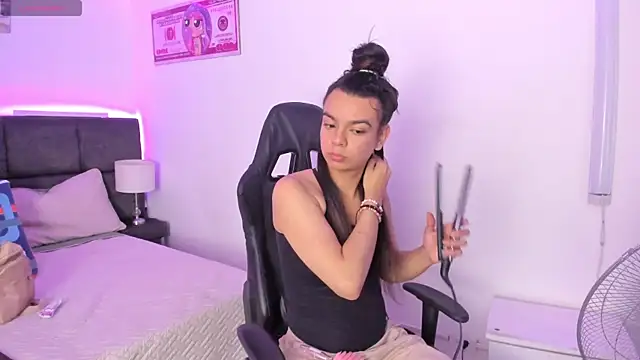 Megan Miles02 online show from November 25, 2025, 9:59 pm