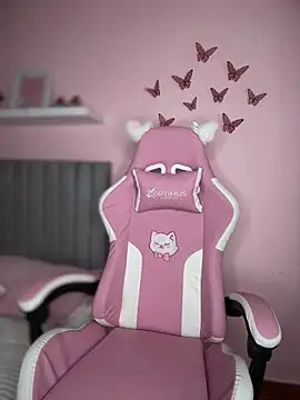 Emily cooper20 online show from November 23, 2025, 3:01 pm