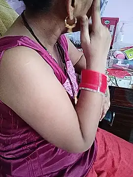 Snapshot of reemacouple007 chatting on June 22, 2026, 6:10 am reemacouple007 online show from June 22, 2026, 6:10 am