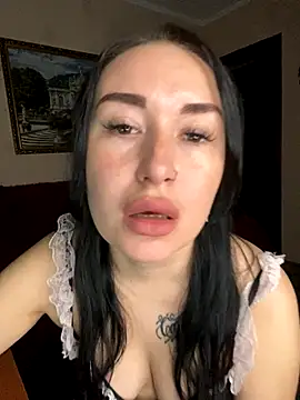 Roxana Bell online show from October 29, 2025, 5:58 pm