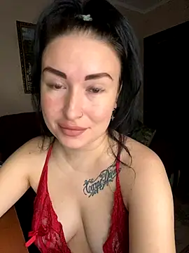 Roxana Bell online show from November 1, 2025, 12:18 pm