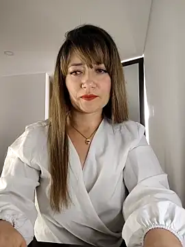 tata laima   online show from November 4, 2025, 1:21 pm