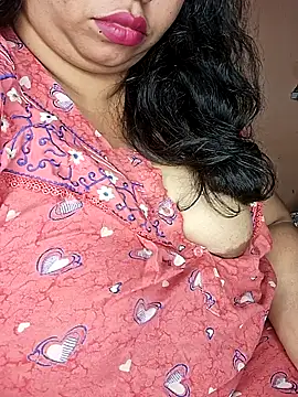 Snapshot of Ravina_patil1 chatting on January 14, 2025, 5:45 pm Ravina patil1 online show from January 14, 2025, 5:45 pm