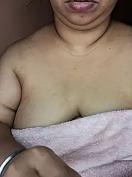 Snapshot of Ravina_patil1 chatting on February 13, 2025, 7:13 am Ravina patil1 online show from February 13, 2025, 7:13 am