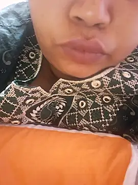 Snapshot of Ravina_patil1 chatting on October 8, 2025, 5:21 pm Ravina patil1 online show from October 8, 2025, 5:21 pm