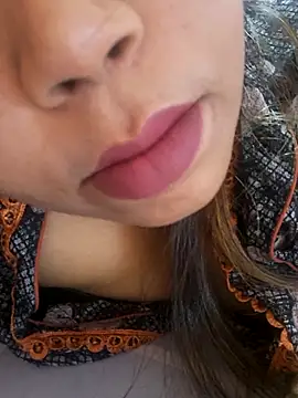 Snapshot of Ravina_patil1 chatting on October 12, 2025, 10:25 am Ravina patil1 online show from October 12, 2025, 10:25 am