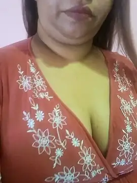 Snapshot of Ravina_patil1 chatting on May 1, 2026, 7:24 am Ravina patil1 online show from May 1, 2026, 7:24 am