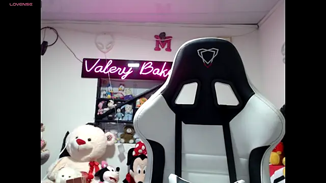 ValeryBaker  online show from October 31, 2025, 11:11 am