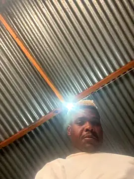 Snapshot of Maskman941 chatting on October 17, 2025, 2:08 pm Maskman941 online show from October 17, 2025, 2:08 pm