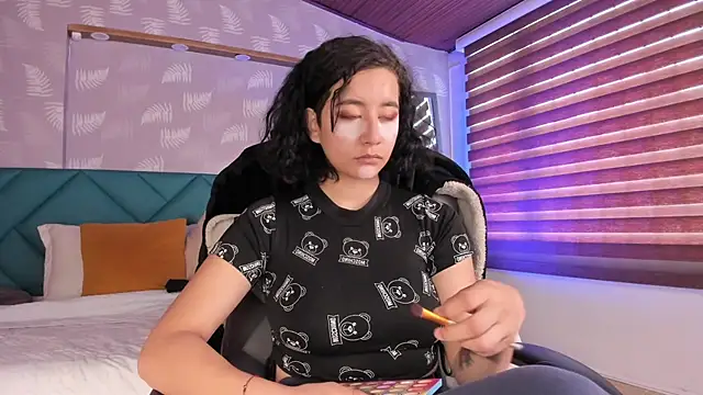 Moony 14 online show from September 21, 2025, 2:08 pm