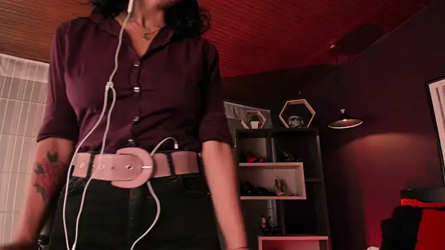 Moony 14 online show from April 14, 2026, 12:11 pm