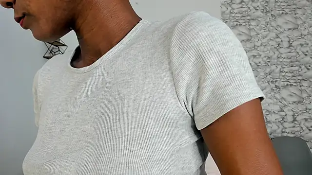 Canhela1 online show from October 25, 2025, 7:52 pm