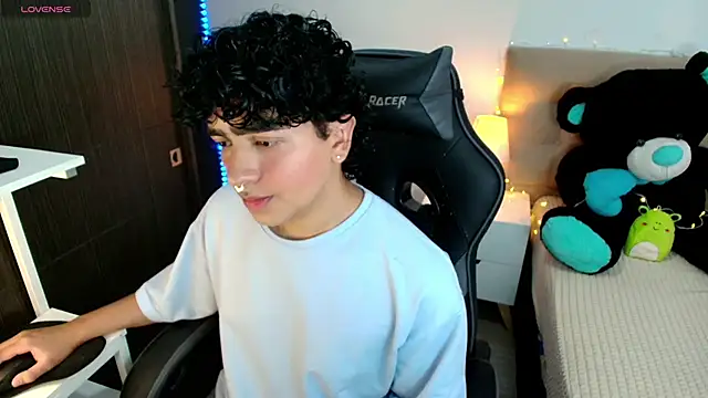  nickconnor01 online show from December 3, 2024, 9:23 pm