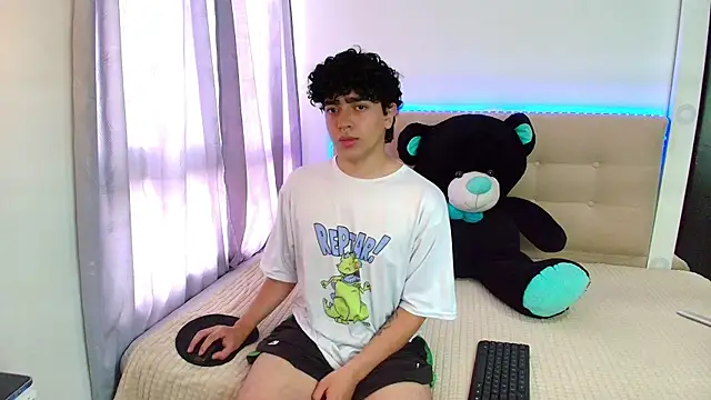  nickconnor01 online show from January 2, 2025, 7:51 pm