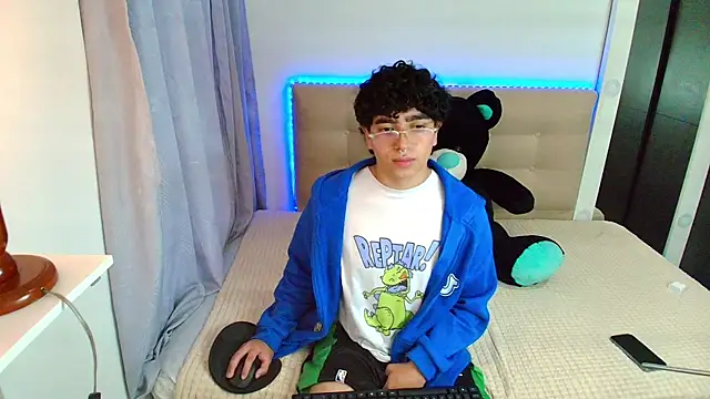  nickconnor01 online show from January 2, 2025, 10:55 pm