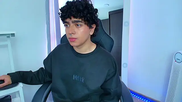  nickconnor01 online show from January 17, 2025, 4:26 pm