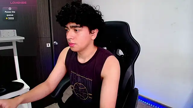  nickconnor01 online show from January 24, 2025, 7:07 pm