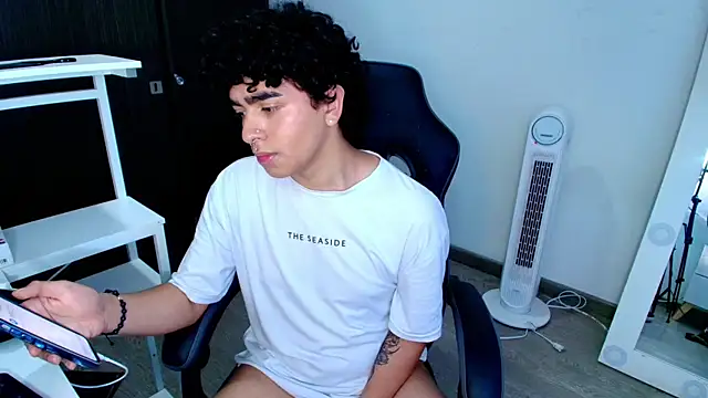  nickconnor01 online show from January 29, 2025, 8:46 pm