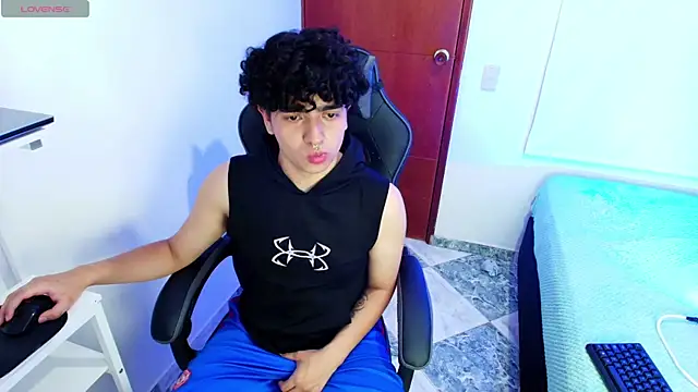  nickconnor01 online show from March 14, 2025, 12:32 am