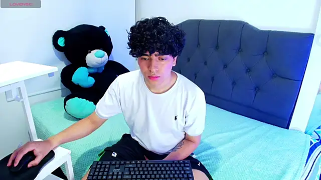  nickconnor01 online show from March 16, 2025, 7:17 pm