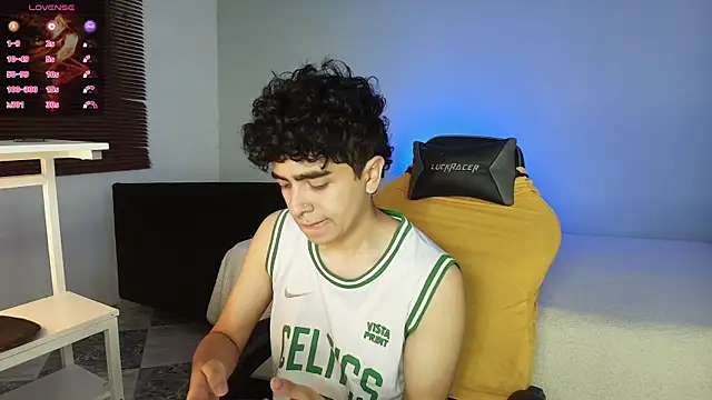  nickconnor01 online show from September 30, 2025, 2:38 am