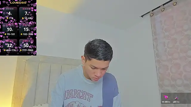 JulianRose 1 online show from March 11, 2025, 11:12 am