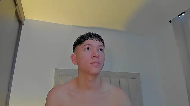 JulianRose 1 online show from April 11, 2026, 12:20 pm