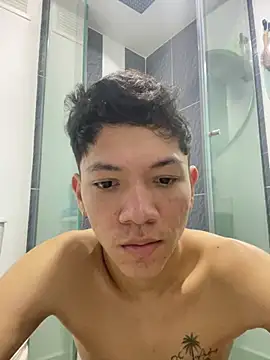 Snapshot of JulianRose_1 chatting on April 25, 2026, 11:35 am JulianRose 1 online show from April 25, 2026, 11:35 am