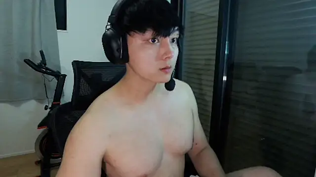 Tkcqcc online show from October 12, 2025, 4:17 pm