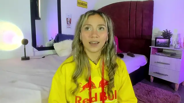 alisson zafiro  online show from January 7, 2025, 3:12 pm