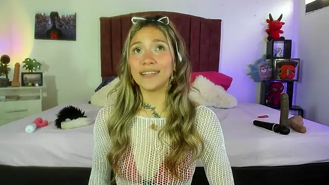 alisson zafiro  online show from January 14, 2025, 4:50 pm