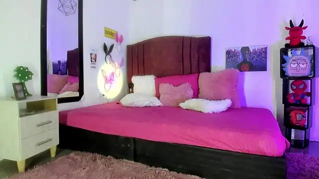 alisson zafiro  online show from January 23, 2025, 1:35 pm