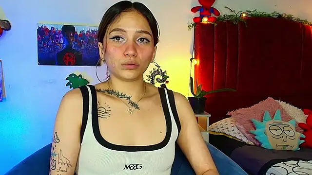 alisson zafiro  online show from March 16, 2026, 5:44 am