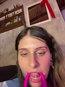 FlorBich online show from June 7, 2026, 4:38 am