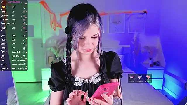 Snapshot of Lil_Amelie chatting on October 30, 2025, 8:49 am Lil Amelie online show from October 30, 2025, 8:49 am