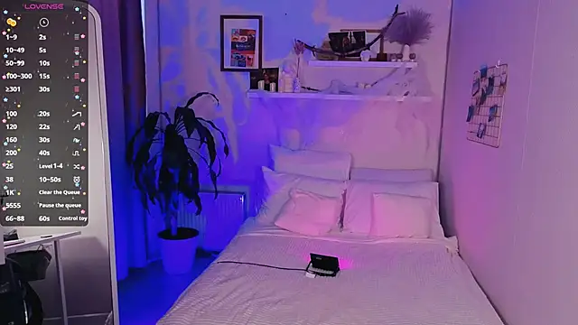 Snapshot of Lil_Amelie chatting on November 15, 2025, 8:55 am Lil Amelie online show from November 15, 2025, 8:55 am