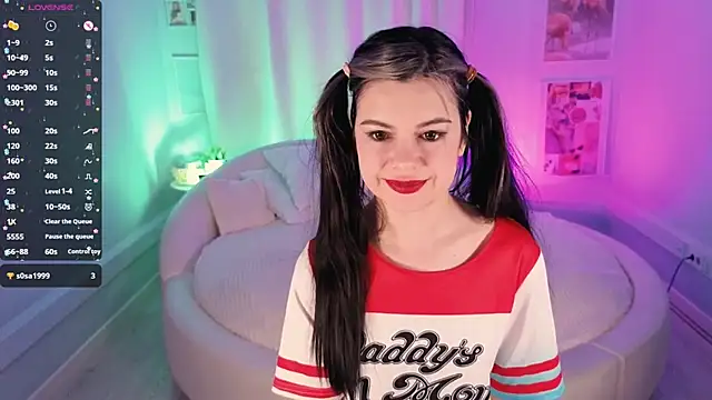 Snapshot of Lil_Amelie chatting on November 21, 2025, 7:51 am Lil Amelie online show from November 21, 2025, 7:51 am