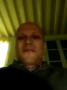 Snapshot of wedge75 chatting on October 13, 2025, 9:42 am wedge75 online show from October 13, 2025, 9:42 am