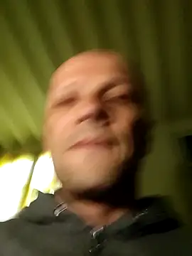 Snapshot of wedge75 chatting on October 14, 2025, 9:10 am wedge75 online show from October 14, 2025, 9:10 am