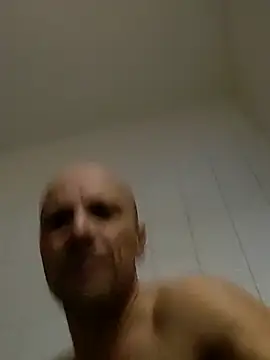 Snapshot of wedge75 chatting on November 28, 2025, 6:43 pm wedge75 online show from November 28, 2025, 6:43 pm