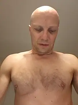 Snapshot of wedge75 chatting on April 23, 2026, 12:29 pm wedge75 online show from April 23, 2026, 12:29 pm