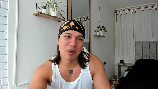 Valerioe online show from March 13, 2025, 5:07 pm